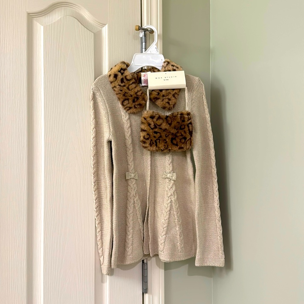 Cheetah And Cream Max Studios Kids sweater Medium 7/8